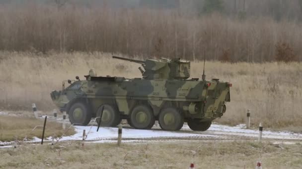 Military Exercises Winter Armored Personnel Carrier Ukrainian Army Backdrop Winter — Vídeo de Stock