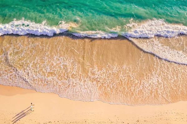 Прогулянки Уздовж Узбережжя Океану Під Час Сходу Сонця Прекрасне Літнє — стокове фото