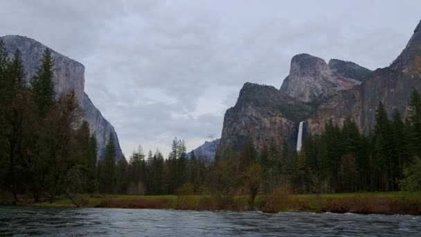 Parco Nazionale Dello Yosemite Valle Dello Yosemite Fiume Merced Nel — Video Stock