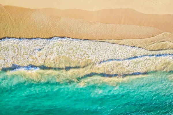 Aerial View Turquoise Ocean Wave Reaching Coastline Beautiful Sand Beach — Stock Photo, Image