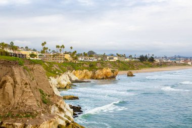 San Luis Obispo County, Kaliforniya 'daki Pismo Sahili sahillerinde kayalıklar ve plajlar. Eldwayen Ocean Park 'tan Pismo Beach California manzarası. Sahne Rocks Pismo Sahili California