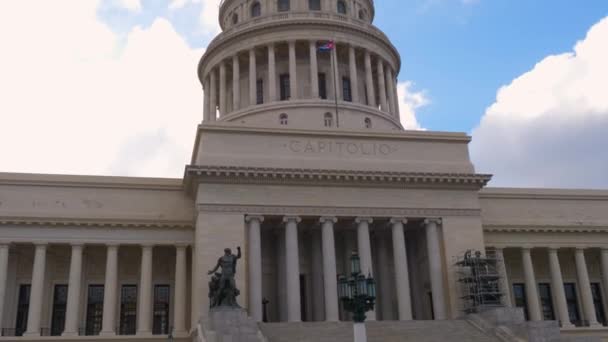 Slavný Národní Capitol Capitolio Nacional Budova Kapitol Proti Modrému Mraku — Stock video