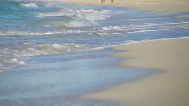 Golven Zand Achtergrond Landschap Tropisch Strand Met Golven Rollend Leeg — Stockvideo