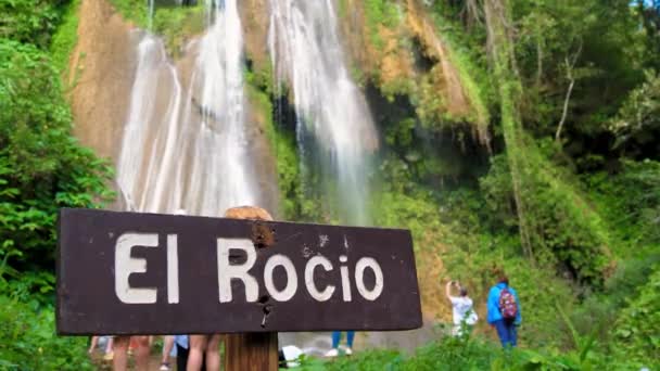 Rocio Vattenfall Guanayara Nationalpark Trinidad Kuba Utflykt Genom Berg Och — Stockvideo