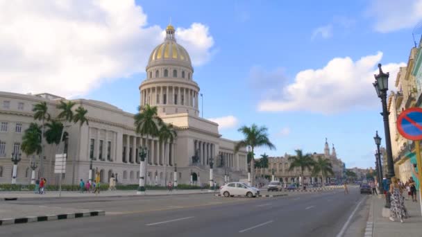 Budynek Kapitolu Narodowego Kapitolio Nacional Kopuła Kapitolu Przeciwko Błękitnemu Niebu — Wideo stockowe