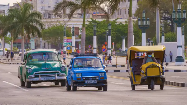 Havanna Kuba Jan 2022 Régi Klasszikus Amerikai Autók Coco Taxik — Stock Fotó
