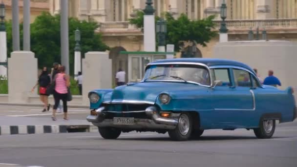 Habana Cuba Ene 2022 Viejos Coches Clásicos Americanos Las Calles — Vídeo de stock