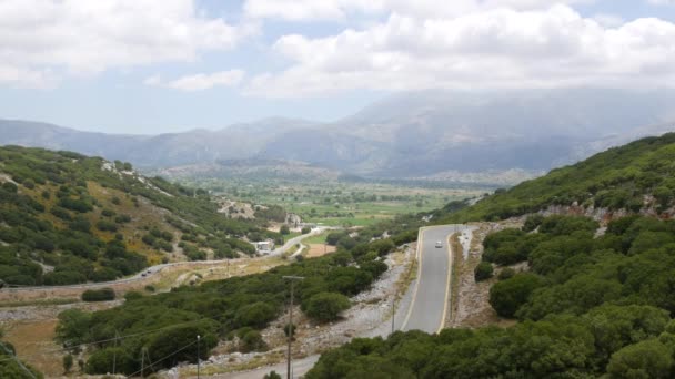 希腊克里特岛的主要景点之一 拉西塞高原壮观的自然景观 被克里特山脉环绕的宏伟的大自然 — 图库视频影像