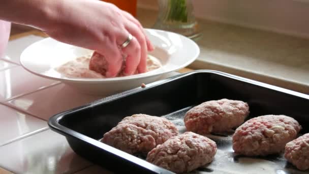 Woman Makes Homemade Meatballs Cutlets Minced Meat Dips Them Flour — Stock Video