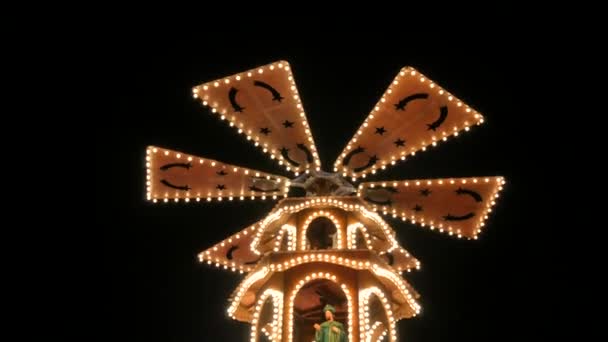 Szopka Bożonarodzeniowa Lampkach Nocnych Drewniane Figurki Obracają Się Pojawiają Znikają — Wideo stockowe
