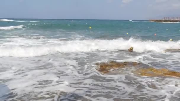 Storm Zee Mooie Grote Golven Met Schuim Tijdens Een Zomerstorm — Stockvideo