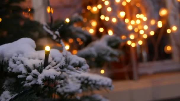 Cozy Dark Winter Night Illumination Street Yellow Lights Garlands Cafe — Stock Video