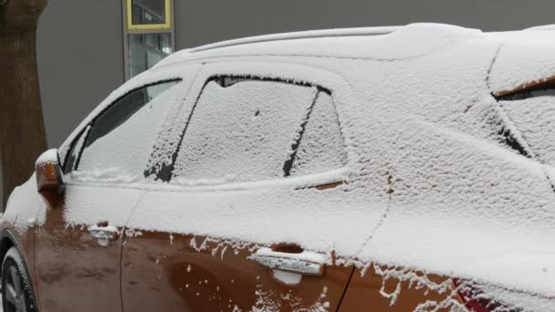 Zimą Śnieżny Samochód Pokryty Lodem — Wideo stockowe