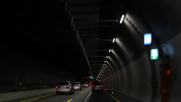 Штутгарт Німеччина Жовтня 2022 Автомобілі Їдуть Тунелем Автобану Видно Багато — стокове відео