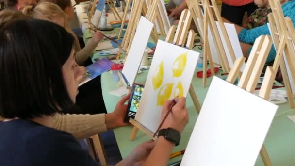 Kehl Germany March 2023 Group Adults Children Learn Paint Pictures — Stock Video