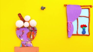 Hareket etmeyi bırak. Plastik animasyon. Komik gerçeküstü çizgi film. Dondurma gözler sineği takip et ve onu ye..