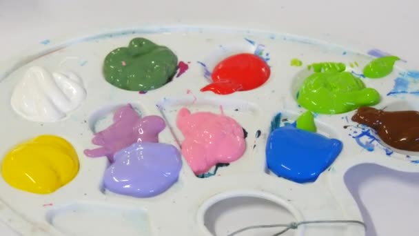 Proces Rysowania Różne Farby Palecie Stole Pracowni Sztuki — Wideo stockowe