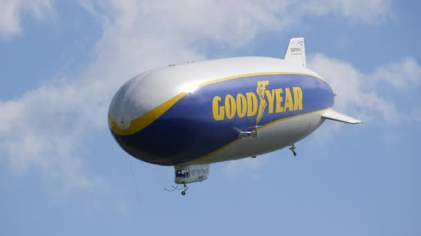 Friedrichshafen Γερμανία Απριλίου 2023 Σύγχρονο Αερόπλοιο Zeppelin Στον Ουρανό — Αρχείο Βίντεο