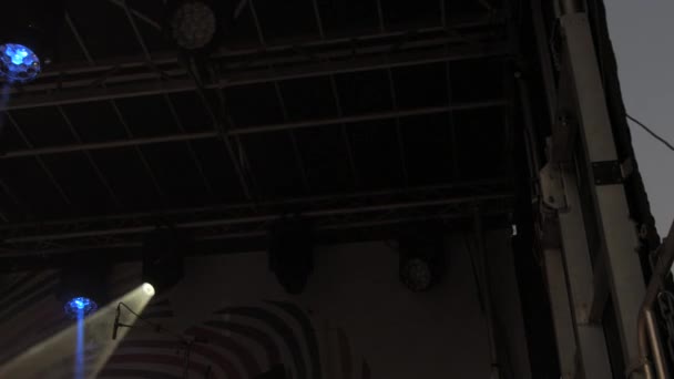 Konserde Hafif Müzik Sahnede Çok Renkli Lambalar — Stok video