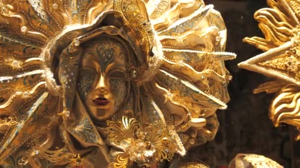 Венеция Италия Сентября 2023 Года Вечером Витрине Магазина Красивых Венецианских — стоковое видео