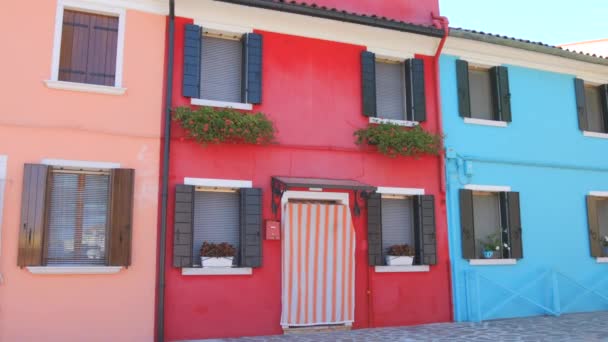 Burano Italië September 2023 Beroemde Kleurrijke Huizen Van Het Eiland — Stockvideo