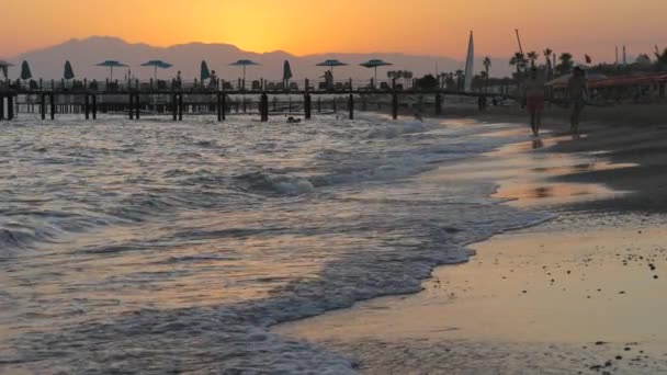 Cudowny Romantyczny Zachód Słońca Nad Morzem Tle Gór Belek Turcja — Wideo stockowe