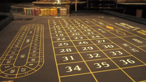 カジノの空のゲームテーブル チップのための場所 ギャンブル — ストック動画