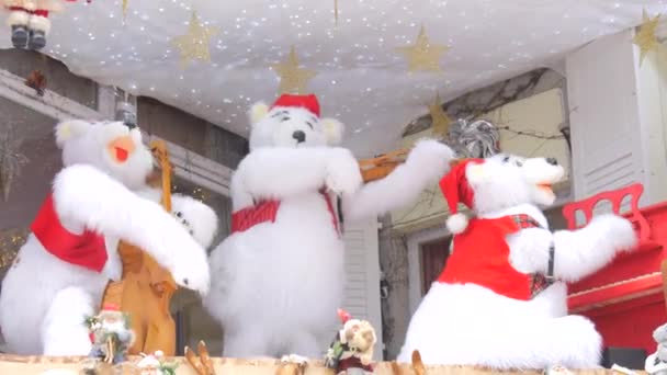 Funny Doll Big White Bears Playing Musical Instruments Christmas Location — Stock Video