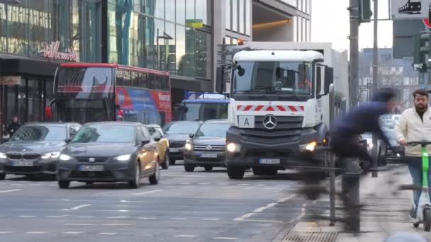 Frankfurt Jerman Januari 2024 Kemacetan Lalu Lintas Jalan Jalan Kota — Stok Video