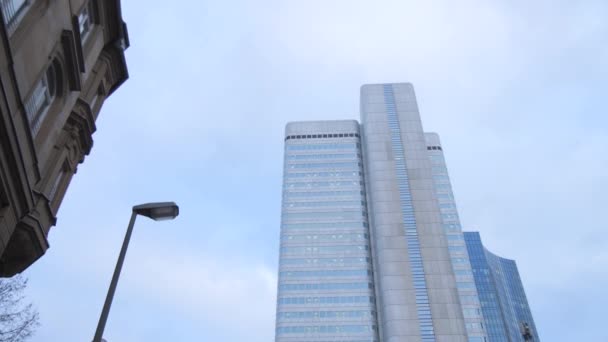 Frankfurt Almanya Ocak 2024 Almanya Nın Metropolünde Merkezinde Sabah Gökdelenin — Stok video