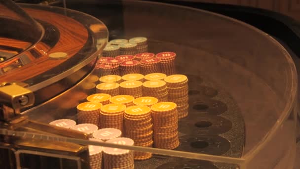 Baden Baden Tyskland December 2023 Kasino Roulette Marker Och Bord — Stockvideo