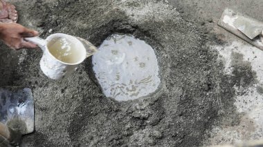 Asya alt çimento güç kum ile karıştırma için çapa kullanarak