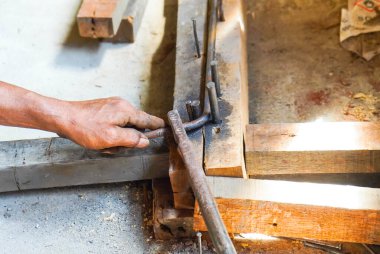 Paslı metal ütüleri seçici odak noktasında keskinleştir