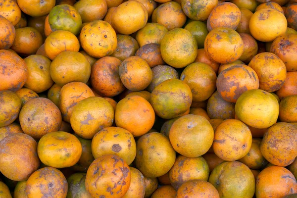 Ein Stapel Reife Orangen Supermarkt — Stockfoto