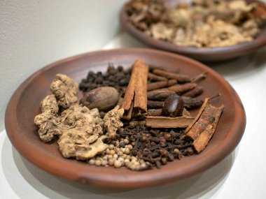 Bumbu Dapur, sağlıklı yemek pişirmek için geleneksel Java baharatı.