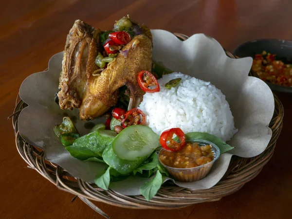 Ayam Goreng Geprek Ayam Gongso Frango Frito Com Pimenta Vermelha — Fotografia de Stock