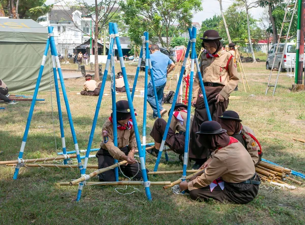 Yogyakarta Indonesia Juli 2023 Pramuka Padvindsters Die Buitenvaardigheden Leren Babarsari — Stockfoto