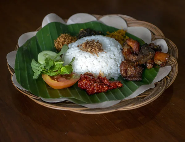 Nasi Krawu Традиционная Еда Гресика Восточная Ява Индонезия Подается Банановом — стоковое фото
