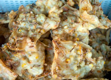 Bakwan Goreng, Endonezya 'dan geleneksel bir yiyecek olan kızarmış sebze ve buğday unu..