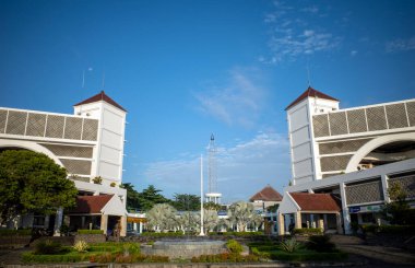 Yogyakarta, Endonezya - 29 Mart 2024: Yogyakarta 'daki Muhammadiyah Üniversitesi Kampüsü (UMY) ana binası.