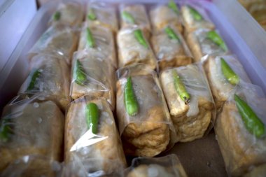 Tahu Baxo, Jajan Pasar, Endonezya 'nın Yogyakarta kentindeki sokak yemekleri pazarında geleneksel Endonezya yemekleri..