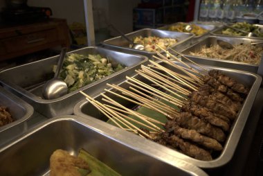 Sate Ayam veya Chicken Satay, Endonezya 'dan lezzetli bir geleneksel satay..