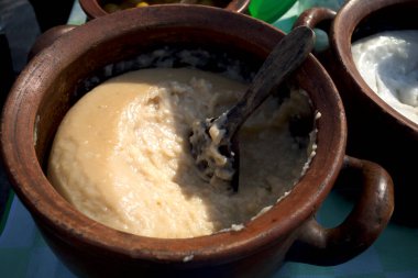 Jenang, buğdaydan yapılmış lezzetli yulaf lapası, Yogyakarta, Endonezya 'dan geleneksel yemek..