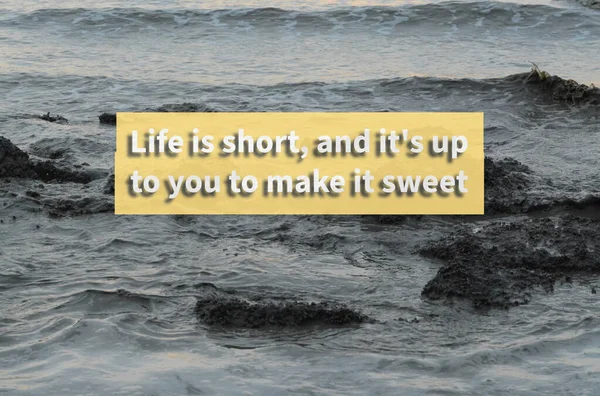 Motywacyjny Cytat Napisany Life Jest Krótki Ciebie Zależy Czy Zrobisz — Zdjęcie stockowe