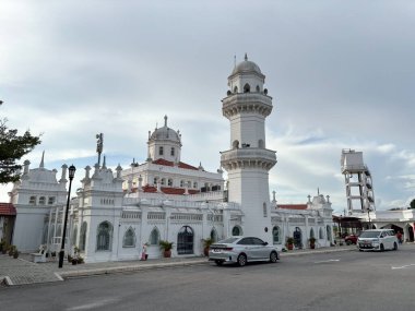 Banting, Malaysia: October 6th, 2024: The Sultan Ala'eddin Royal Mosque is a significant landmark in Banting, attracting visitors from both near and far. clipart