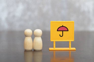 Piggy Bank ve Ev Minyatürünün Mülksel Görüntü Bütçesi.
