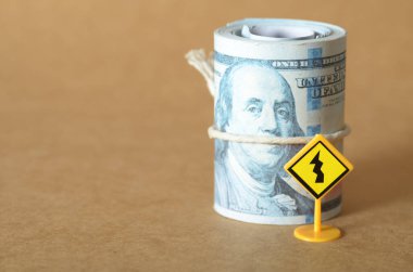 Piggy Bank ve Ev Minyatürünün Mülksel Görüntü Bütçesi.