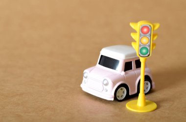 Piggy Bank ve Ev Minyatürünün Mülksel Görüntü Bütçesi.