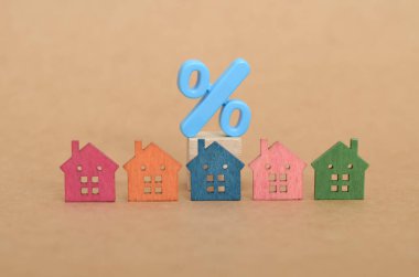 Ahşap Evler ve Yüzdelik Sembol İpoteği veya Konut Piyasası Eğilimleri Temsilcisi
