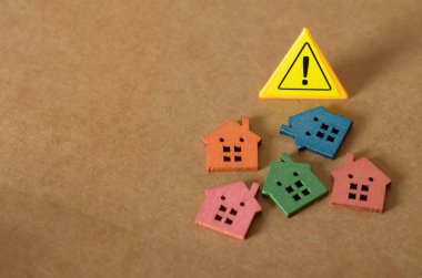 Küçük Ev Modelleri ve Sarı Alarm İşareti ile Gayrimenkul Yatırımları Tehlike